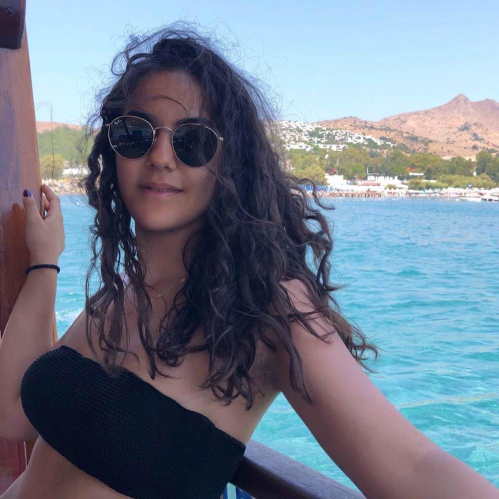 Meet your Posher, Zeynep